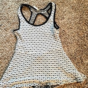 Comfortable stylish a line tank top black and white
